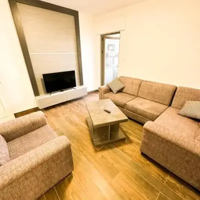 central apartment for rent 28
