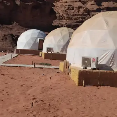 Quite bubble tent