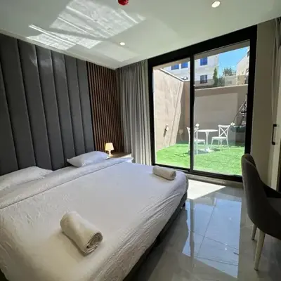 Chic Apartments For Rent ave0-2