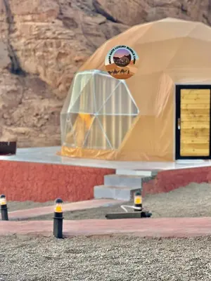 a dome tent in the middle of a desert at MARS GATE lUXURY BUBBLE CAMP in Wadi Rum