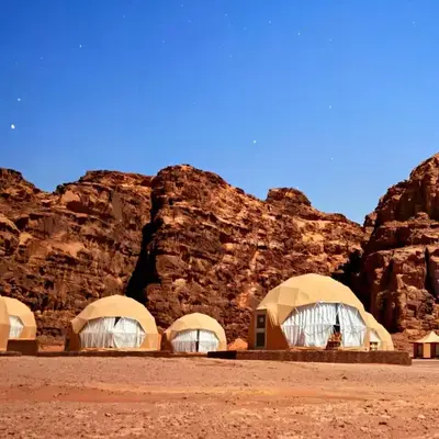 Desert Oasis in Wadi Rum Village - Cozy Lodge Room
