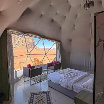 RUM NADINE LUXURY CAMP & Bubbles Hotel