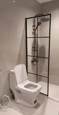 a bathroom with a toilet and a shower at رياحين الخلود in Amman