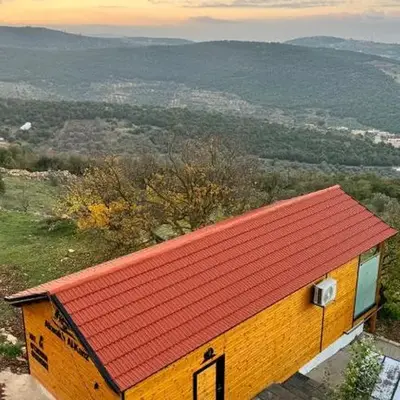 Akwakh Al-Kanz Huts Ajloun Jor