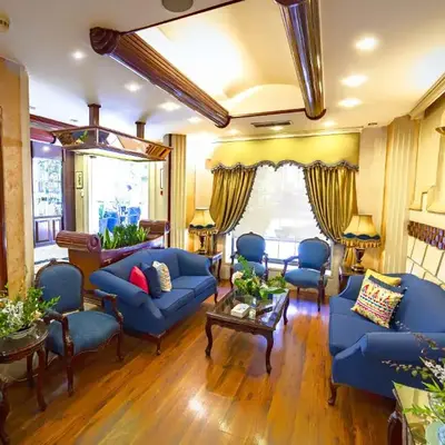 Comfort Hotel Suites