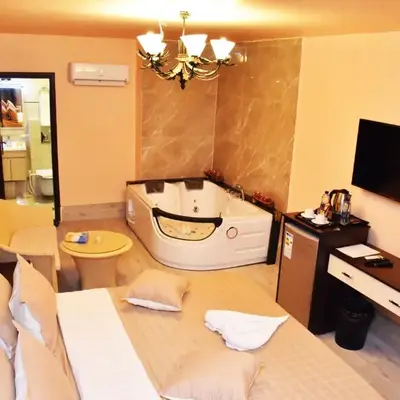 Al-Naher Al-Khaled Hotel