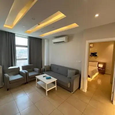 7 Days Hotel